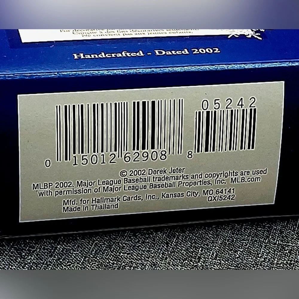 2002 Hallmark Keepsake Ornament featuring Derek Jeter